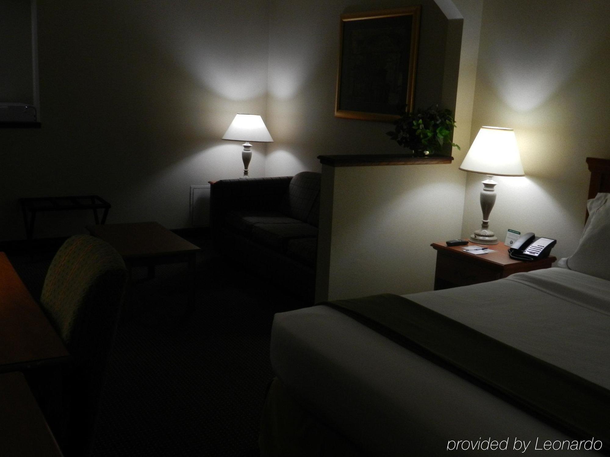 Holiday Inn Express Anderson I-85 - Exit 27- Highway 81 By Ihg Room photo